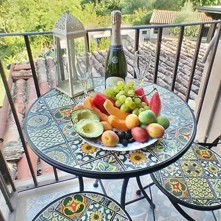 Relaxing Charm Radeca Apartment *